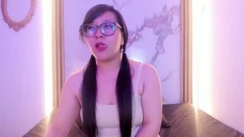 skye_bluee_ online show from 09.16.25