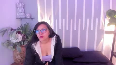 skye_bluee_ online show from 09.20.25