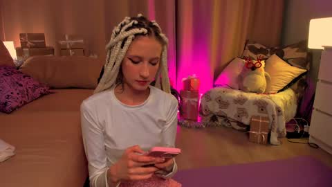    online show from 01.03.25