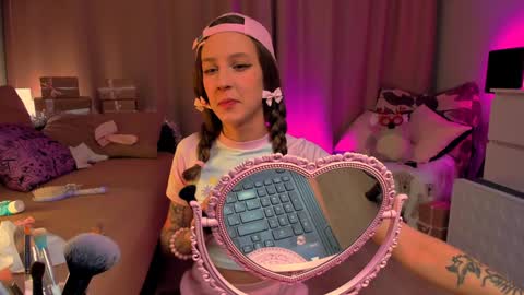    online show from 01.04.25