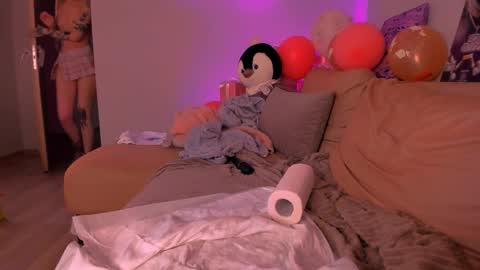    online show from 02.26.25