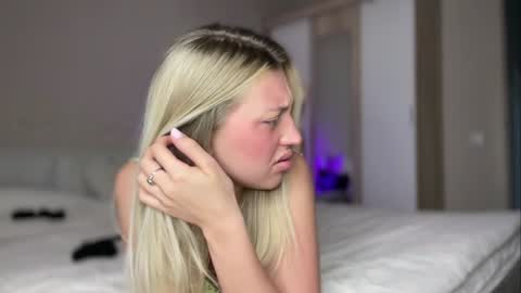 GARRY AND SOPHIA online show from 02.08.25