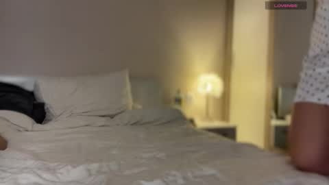 GARRY AND SOPHIA online show from 11.24.25