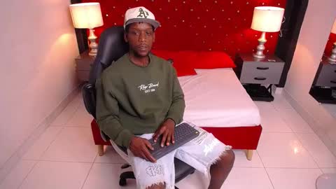 SKYLERBIGXXX online show from 10.20.25