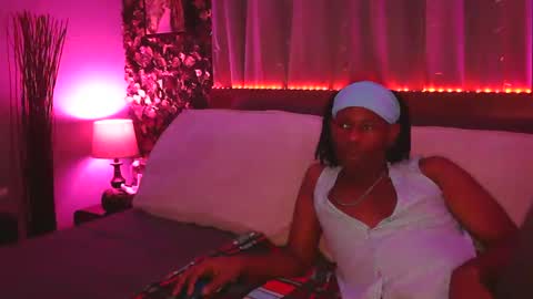 skyonetoo3 online show from 11.06.25