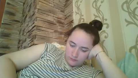 Snapshot of skyressie333 chatting on 10.19.25 skyressie333 online show from 10.19.25