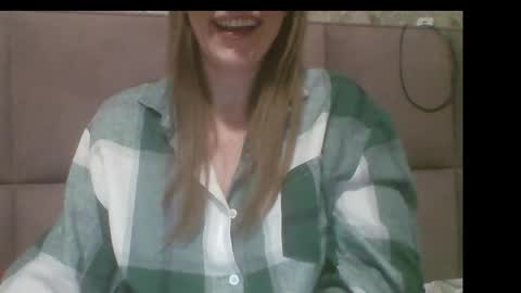 Snapshot of sladkiegubki chatting on 09.12.25 Sladkiegubki online show from 09.12.25