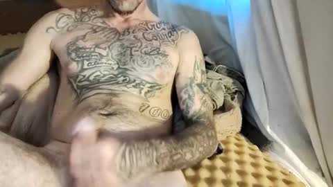 Snapshot of slangincock69 chatting on 12.27.24 SexyMFSlangincock69FYPM online show from 12.27.24