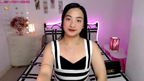 Snapshot of slave_amanda69 chatting on 01.05.25 Queen Cyrine online show from 01.05.25