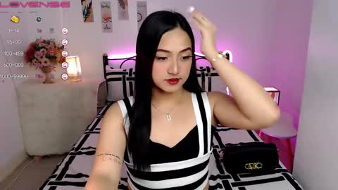 Snapshot of slave_amanda69 chatting on 01.06.25 Queen Cyrine online show from 01.06.25