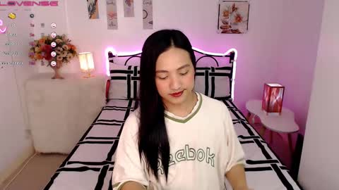 Snapshot of slave_amanda69 chatting on 02.13.25 Queen Cyrine online show from 02.13.25