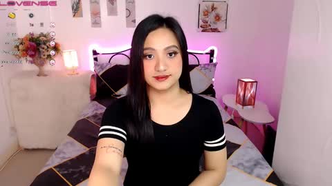 Snapshot of slave_amanda69 chatting on 02.19.25 Queen Cyrine online show from 02.19.25