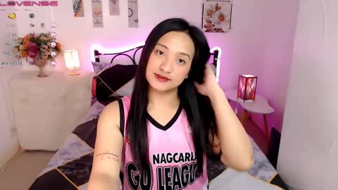 Snapshot of slave_amanda69 chatting on 02.19.25 Queen Cyrine online show from 02.19.25