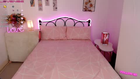 Snapshot of slave_amanda69 chatting on 02.26.25 Queen Cyrine online show from 02.26.25