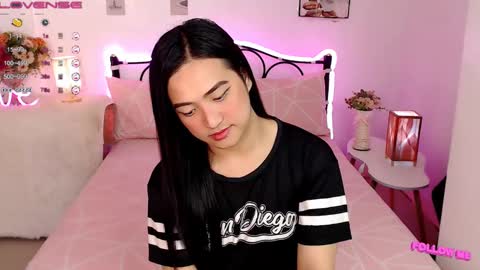 Snapshot of slave_amanda69 chatting on 03.08.25 Queen Cyrine online show from 03.08.25