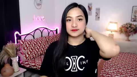 Snapshot of slave_amanda69 chatting on 09.09.25 Queen Cyrine online show from 09.09.25