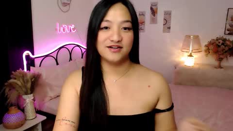 Snapshot of slave_amanda69 chatting on 10.24.25 Queen Cyrine online show from 10.24.25