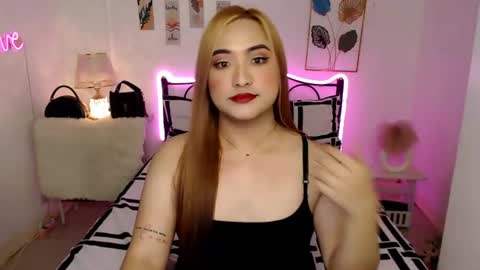 Snapshot of slave_amanda69 chatting on 06.09.26 Queen Cyrine online show from 06.09.26