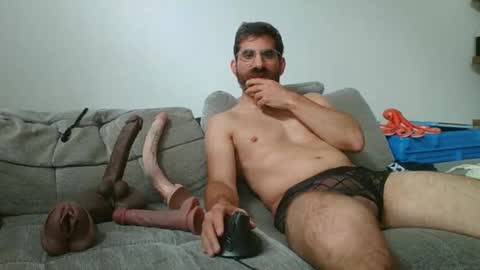 Snapshot of slavefuckfunhype chatting on 10.10.25 camboy online show from 10.10.25
