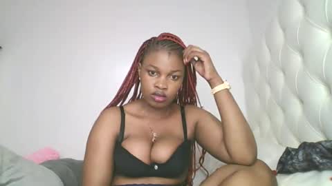 Snapshot of slayslay002 chatting on 11.05.25 Rose online show from 11.05.25