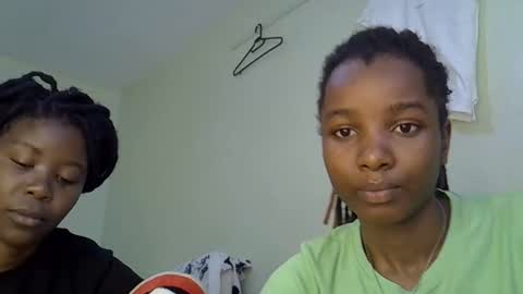 sleciah online show from 12.19.25