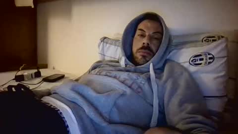 Snapshot of slevin1983 chatting on 03.10.25 slevin online show from 03.10.25