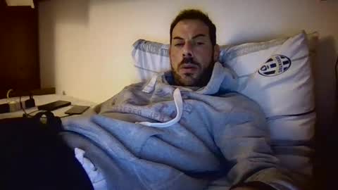 Snapshot of slevin1983 chatting on 03.11.25 slevin online show from 03.11.25