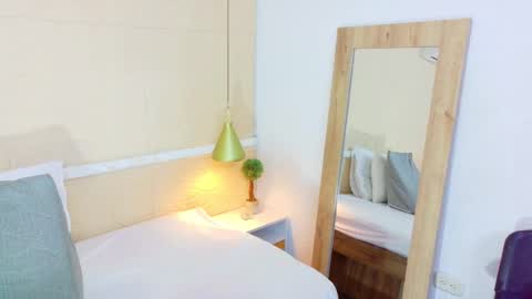 slim_chocobar18 online show from 10.22.25