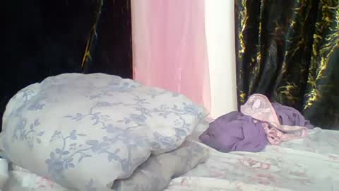 Snapshot of slim_ebony2006 chatting on 07.16.26 Anna online show from 07.16.26