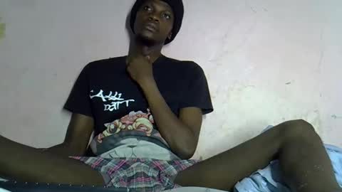 Snapshot of slim_long01 chatting on 10.30.25 slim long01 online show from 10.30.25