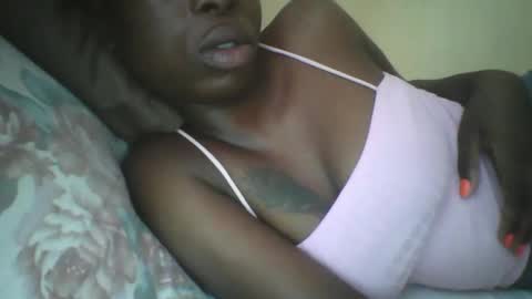 slim_petite_ebony online show from 02.20.25