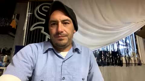 Snapshot of slimefest11 chatting on 10.25.25 More more more online show from 10.25.25