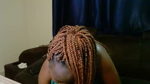 Snapshot of slimhot_ chatting on 12.31.24 slim online show from 12.31.24