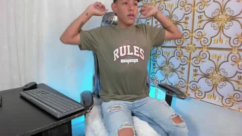 SlimLatino  online show from 04.04.26