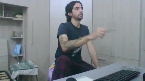 Snapshot of slimteaser089 chatting on 11.16.25 SlimTeaser089 online show from 11.16.25