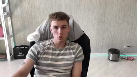 Snapshot of slippery_baby chatting on 06.23.26 Mila online show from 06.23.26