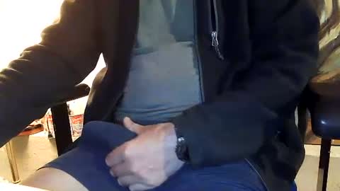 Snapshot of slogrow_uncut chatting on 12.02.24 SlowGrow Uncut online show from 12.02.24