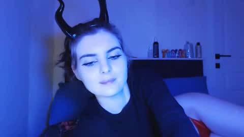 Snapshot of sloomonata chatting on 10.28.25 sloomonata online show from 10.28.25