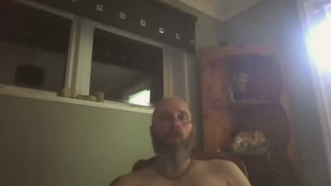 Snapshot of slutfucker20 chatting on 01.10.25 slutfucker20 online show from 01.10.25