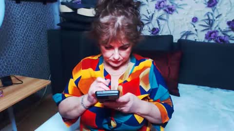 slutihmami online show from 11.10.25