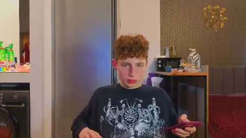 Snapshot of sluttsavage chatting on 06.17.26 sluttsavage online show from 06.17.26