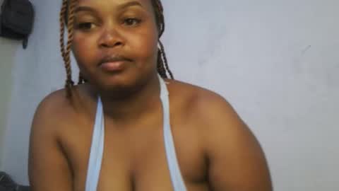 Snapshot of slutty_shan chatting on 10.11.25 slutty_shan online show from 10.11.25