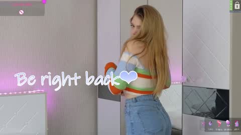 Snapshot of small_blondee chatting on 01.26.25 Emily online show from 01.26.25