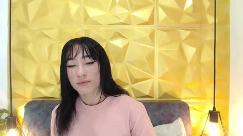 Snapshot of small_hot19 chatting on 03.12.25 Small Hot19 online show from 03.12.25