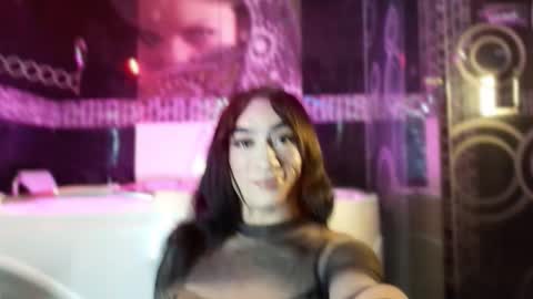 Small Hot19 online show from 02.14.26