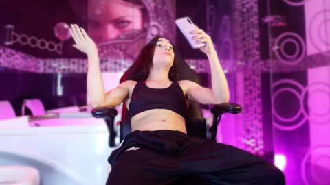 Small Hot19 online show from 04.09.26