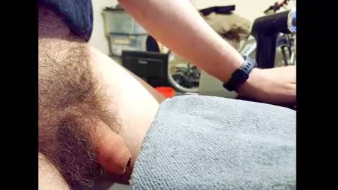 Snapshot of smallhairyuncut chatting on 04.27.26 Small Hairy Uncut online show from 04.27.26