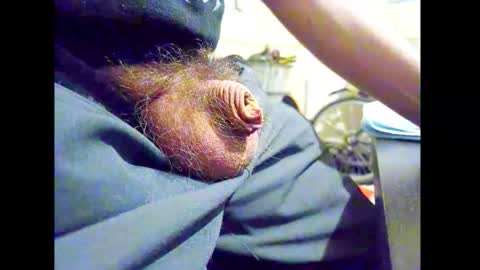 Snapshot of smallhairyuncut chatting on 05.06.26 Small Hairy Uncut online show from 05.06.26