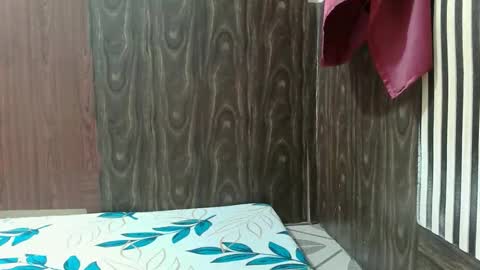 smalltitsbabe18 online show from 12.02.25