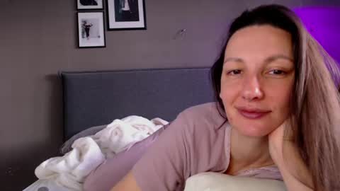 Anna no bbbbybybbabebyy just Anna. And dont call me mom please. online show from 02.20.25